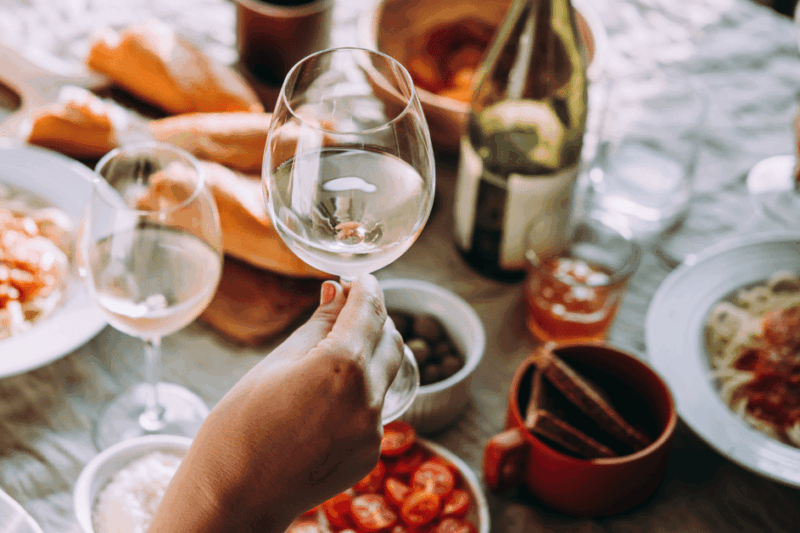 O seu guia de harmonização com vinhos sem álcool