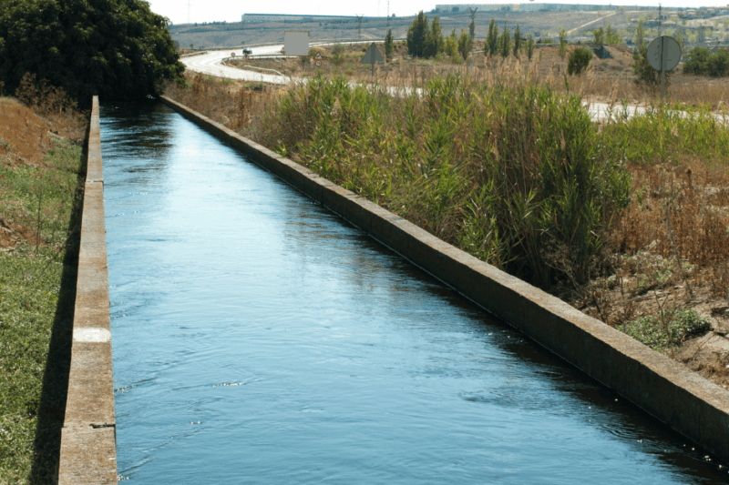 Os Andes, riqueza e fonte de água para irrigação nas vinícolas